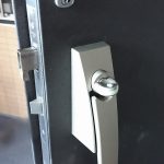 富里市でマンションの防犯サムターン開錠｜鍵を壊さず無傷で開けます